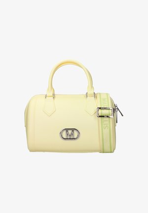 Kleine hellgelbe Handtasche mit abgerundeten Griffen, silbernem Verschluss mit Initialen und abnehmbarem gestreiften Schulterriemen.