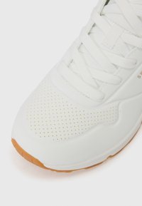 Thumbnail Image 6