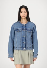 Gina Tricot - COLLARLESS JACKET - Veste en jean - mid blue Image miniature 1