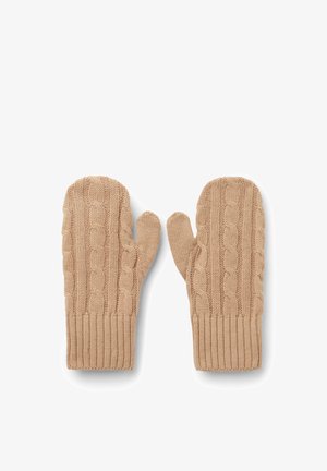 Moufles en laine beige tricotées avec motif torsadé et poignets côtelés, présentées à plat avec les pouces orientés vers l'intérieur sur fond blanc.