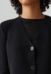 OPUS DIFORA - Weste - black