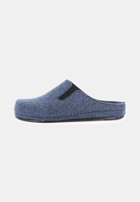 Pantofole in feltro blu con apertura sul retro, dotate di un pannello elastico nero per un facile indossamento. La suola piatta in gomma offre grip e comfort.