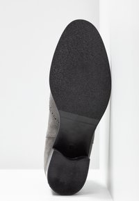 Pier One Botines bajos - grey
