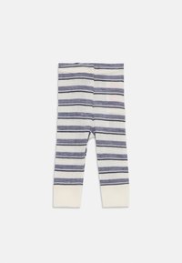 Seleccionado, folkstone gray