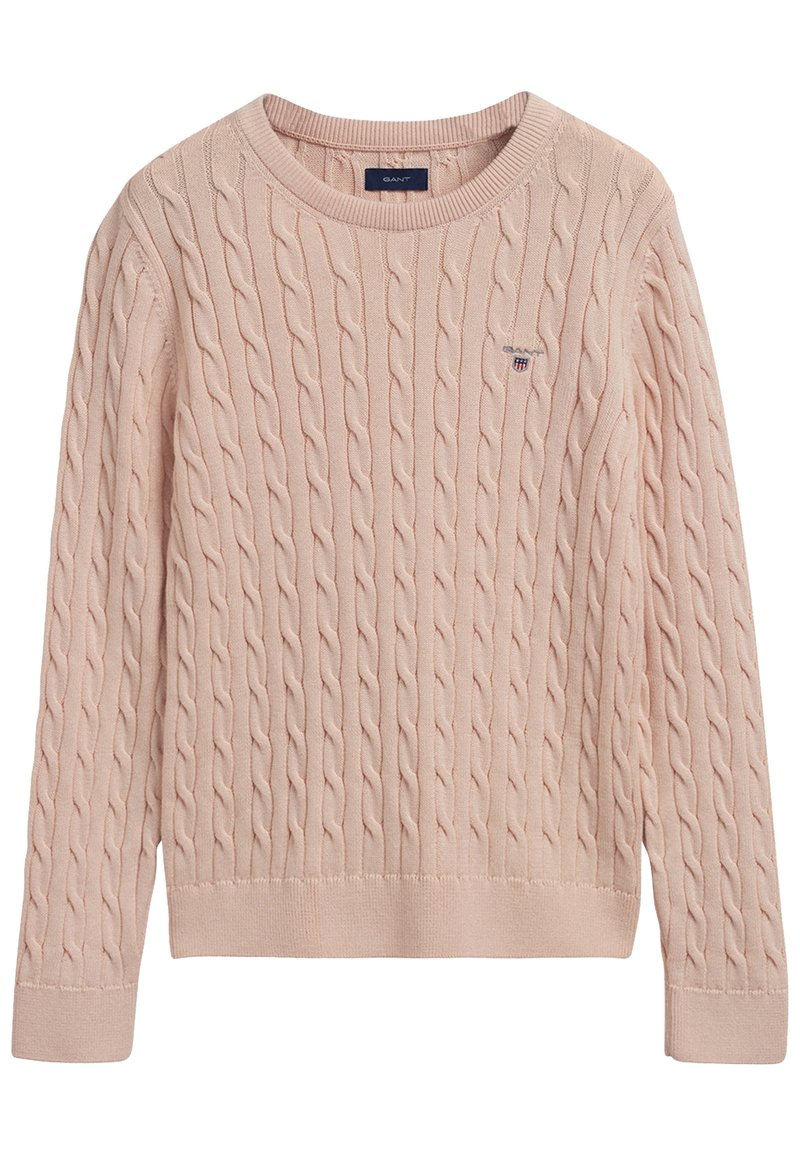 Dziecięcy różowy sweterek z dzianiny, z kablowym wzorem, okrągłym dekoltem oraz ściągaczami przy mankietach i dolnym brzegu; posiada małe logo na piersi.