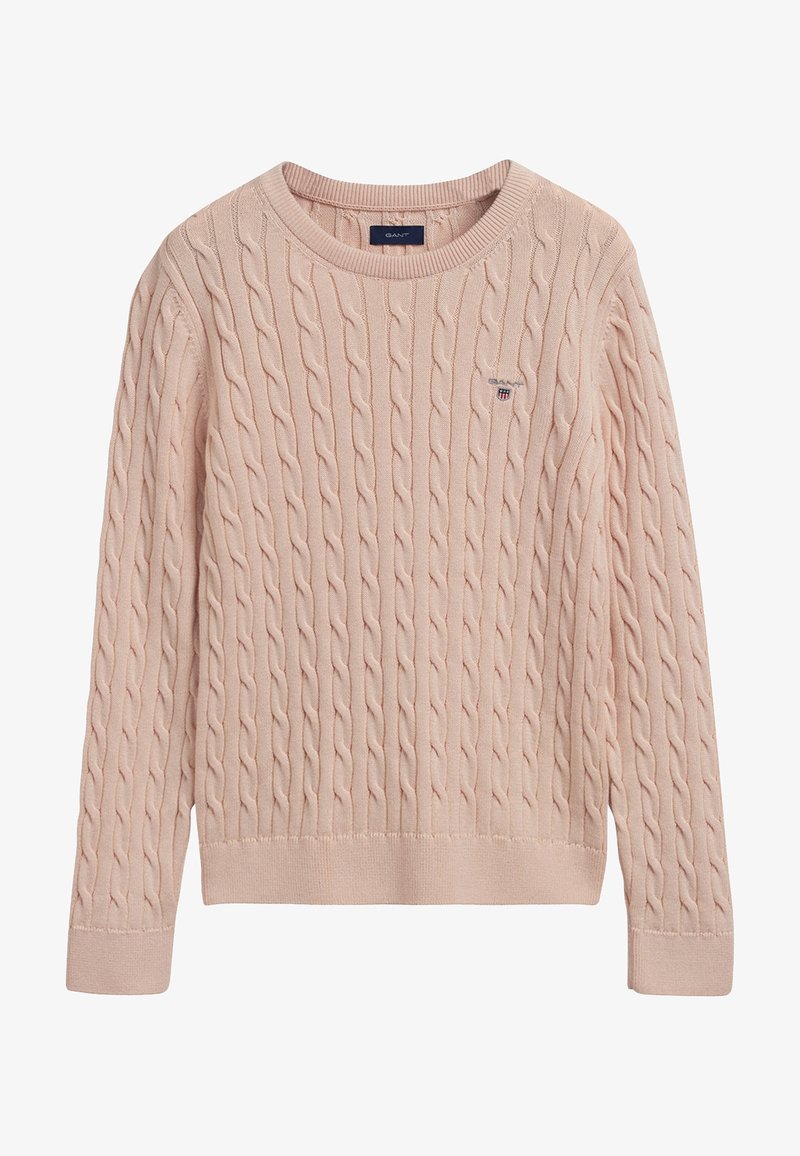 Dziecięcy różowy sweterek z dzianiny, z kablowym wzorem, okrągłym dekoltem oraz ściągaczami przy mankietach i dolnym brzegu; posiada małe logo na piersi.