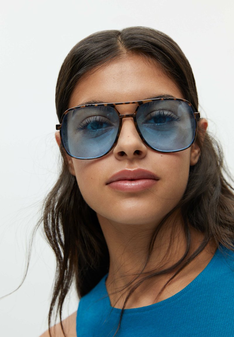 PULL BEAR RETRO STYLE AVIATOR Aurinkolasit Royal Blue royal
