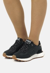 mtng Sneakers basse - black metallic
