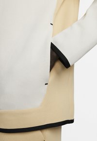 Nike Sportswear M NSW TCH FLC S FZ WR - Felpa con zip - sesame light orewood brown light photo blue