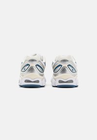 ASICS SportStyle GEL-NIMBUS 9 - Sneakers basse - white/light indigo