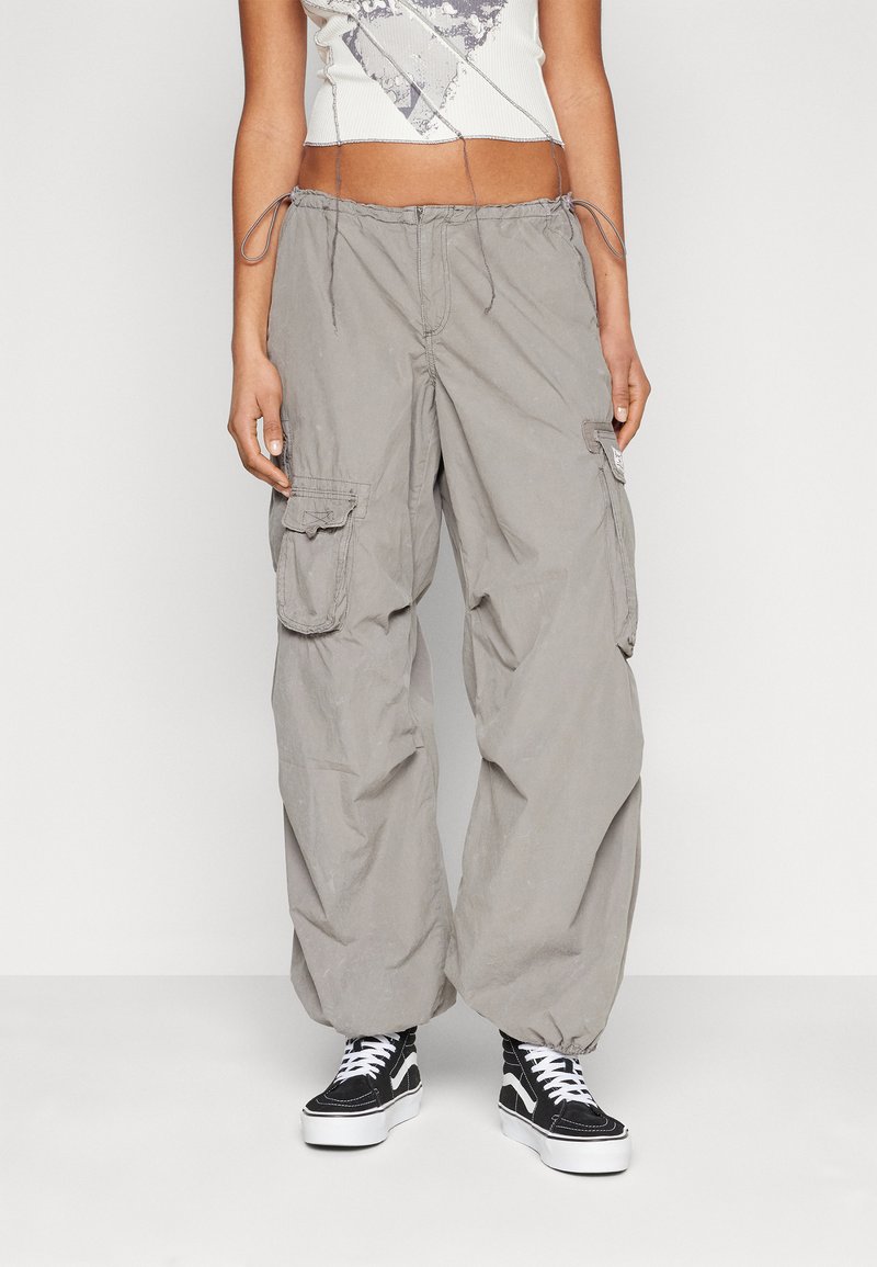 BDG Urban Outfitters BDG MAXI POCKET  - Trousers - charcoal