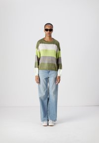 JDY JDYBADUT PULLOVER - Trui - winter moss