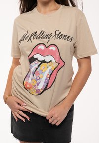 Paradiso Clothing THE ROLLING STONES FLOWERS TONGUE - Print T-shirt - beige