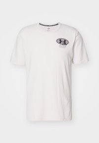 Under Armour GROUNDS CREW  - T-shirt con stampa - summit white/tetra gray/black