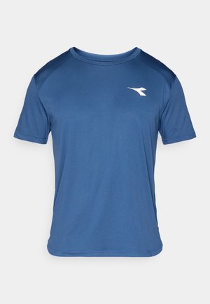 Moška modra športna majica s kratkimi rokavi z raglan rokavi in malim belim logotipom na levi prsni strani.