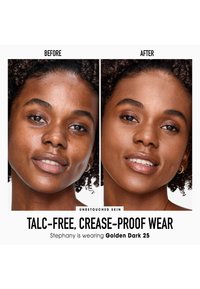 Vorher-Nachher-Vergleich der Haut, der einen glatten, strahlenden Teint zeigt. Die linke Seite zeigt natürliche Haut; die rechte Seite zeigt einen verbesserten, gleichmäßigen Hautton.