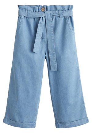 Lyseblå vidde jeansbukser med høj paperbag-talje, matchende stofbælte, knaplukning og opbuk ved buksekanten.