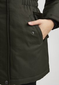 Oxmo OXMARIBEL - Vinterkappa /-rock - rosin