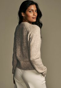 Laura Ashley REGULAR FIT - Cardigan - mole