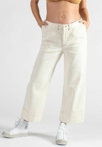 Cache Coeur JILL - Jean flare - beige