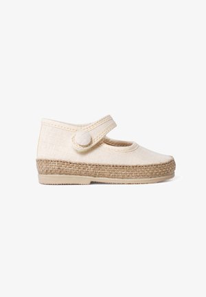 Beige Mary Jane Schuh mit einem Riemen und runder Knopfverschluss, oberer Teil aus leinenähnlichem Material und geflochtene Jute-ähnliche Sohle. Flache Gummisohle.