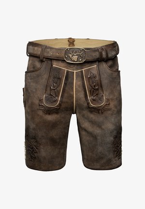 Brązowe skórzane szorty z wytłoczonymi kwiatowymi wzorami, dekoracyjną metalową klamrą i starannym przeszyciem wzdłuż szwów.