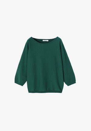 Pull en tricot vert à coupe décontractée, col rond large et manches trois-quarts avec de petites accents en perles sur les épaules.