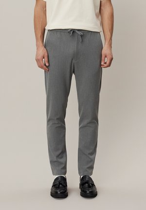 Les Deux, COMO TAPERED DRAWSTRING PANTS - Панталони - grey melange