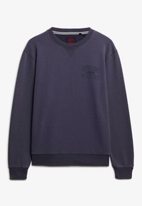 Marineblå sweatshirt lavet af blødt bomuld. Rund udskæring med ribbet kant. Har teksten "SUPERDRY ATHLETICS" på forsiden. Lange ærmer.