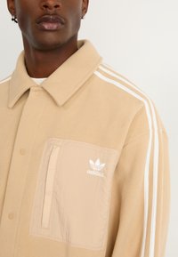 adidas Originals ADICOLOR POLAR FLEECE - Fleecová bunda - magic beige