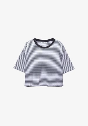 Bomulls cropped t-shirt med svart och vita horisontella ränder, rund halsringning och korta ärmar. Svart kant runt halsringningen.