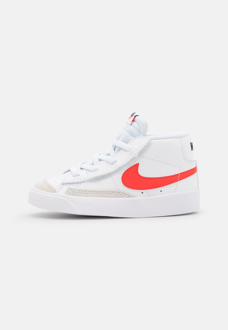 Nike Sportswear BLAZER MID '77 UNISEX - Sapatilhas de cano alto - white/habanero red/medium blue/black