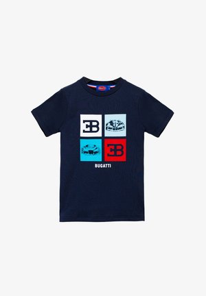 T-shirt in cotone blu navy con un design grafico che presenta i loghi Bugatti e illustrazioni di auto in quattro quadrati colorati. Taglio standard.