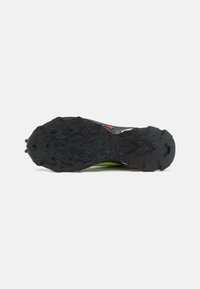 Salomon SUPERCROSS 4 GTX - Sapatilhas de trail running - black/leek green/acid lime