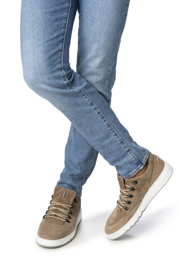 Floris van Bommel DE KUPSTER - Sneakers basse - lightbrown