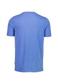 Blå kortärmad t-shirt med rund halsringning. Tillverkad av mjukt, lätt tyg. Inga synliga mönster eller detaljer. Enkel, avslappnad design.