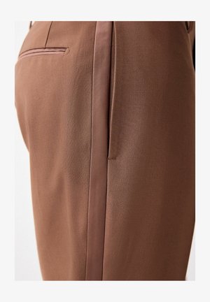 Next REGULAR FIT - TAILORED FIT - Nohavice - rust brown