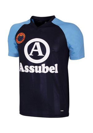 Marineblauwe sporttrui met lichtblauwe mouwen, voorzien van een groot wit logo en een ronde halslijn. Inclusief een geborduurd clubembleem.