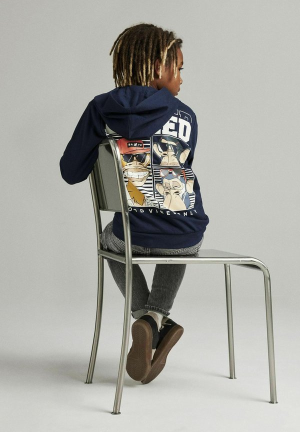 REGULAR FIT - Kapuzenpullover