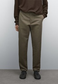Massimo Dutti - Chino - mottled green Immagine in miniatura 1