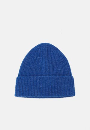 Blauer Strickmütze mit gerippter Textur, abgerundetem oberen Teil und umgeschlagenem Bund, aus einem weichen, warmen Material gefertigt.