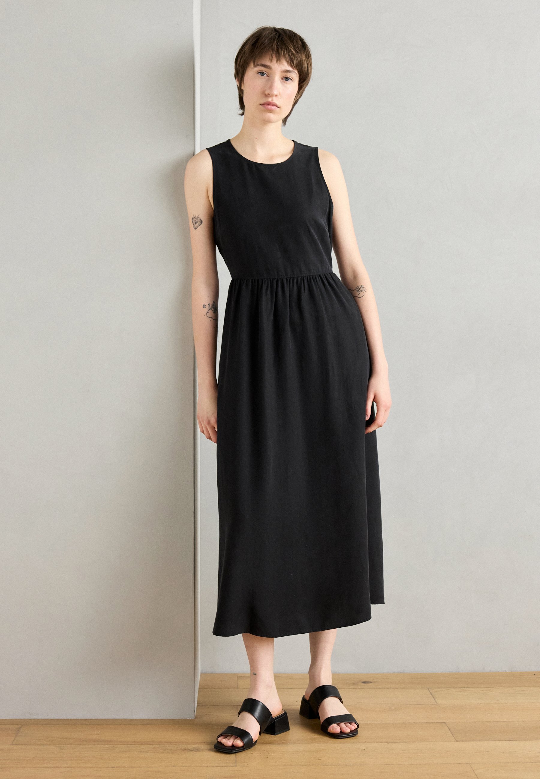 slim fit dress slacks Cotton Broad L Gathered Flare Skirt Xs main image 0