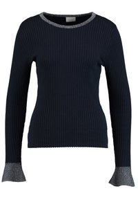 Námořnický modrý svetr s dlouhým rukávem a jemným proužkováním, s kontrastním stříbrným lemem kolem výstřihu a na rukávech ve tvaru zvonu. Hladká textura, přiléhavý střih.