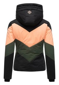 Giacca imbottita colorata con design a zig-zag in nero, arancione e verde. Il cappuccio è trapuntato, con una toppa del logo sul retro.