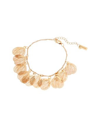 Armband in goudkleur met een delicate ketting en meerdere getextureerde schelpvormige bedeltjes die gelijkmatig verdeeld zijn over de armband.