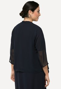 Ulla Popken SHAWL COLLARED - Giacca leggera - marine