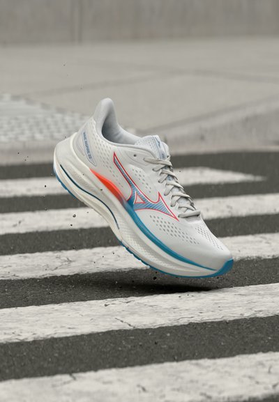 Mizuno WAVE INSPIRE 22