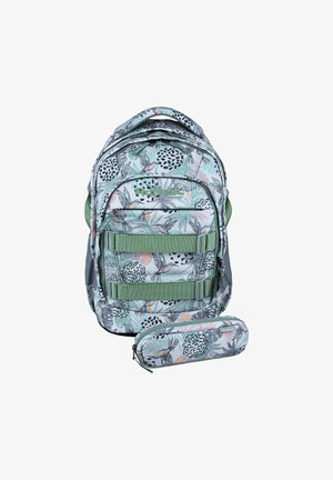 Set zaino e astuccio con cinturini verdi, con un motivo di colibrì, foglie e puntini neri astratti su sfondo chiaro.