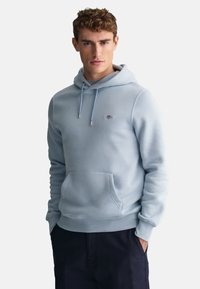 GANT REG SHIELD - Mikina s kapucňou - hellgrau