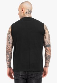 Tapout ÄRMELLOSES NORMALE PASSFORM ALEMADA - Top - black white